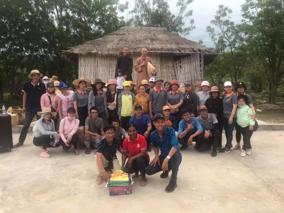 Hình ảnh hoạt động từ thiện Xưởng May balo Thiên Phú