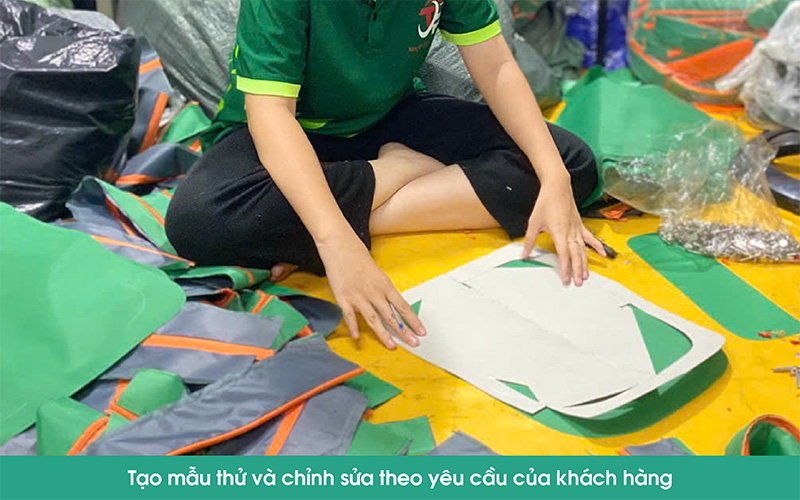 Tạo mẫu balo thử và chỉnh theo yêu cầu của khách