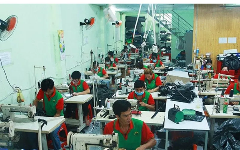 3. Sản Xuất Hàng Loạt (10-25 ngày)