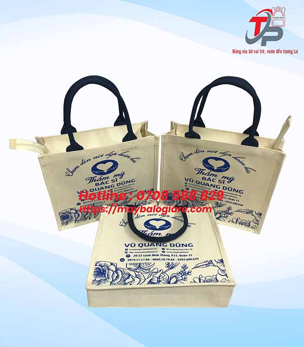 TÚI XÁCH QUÀ TẶNG BÁC SĨ THẨM MỸ VŨ QUANG DŨNG TÚI XÁCH QUÀ TẶNG BÁC SĨ THẨM MỸ VŨ QUANG DŨNG