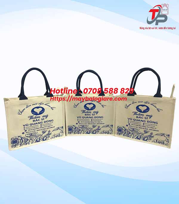 TÚI XÁCH QUÀ TẶNG BÁC SĨ THẨM MỸ VŨ QUANG DŨNG TÚI XÁCH QUÀ TẶNG BÁC SĨ THẨM MỸ VŨ QUANG DŨNG