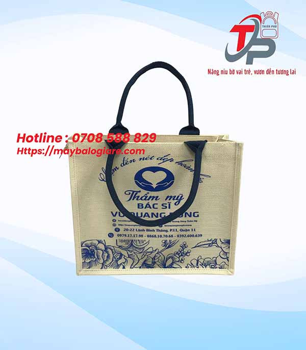 TÚI XÁCH QUÀ TẶNG BÁC SĨ THẨM MỸ VŨ QUANG DŨNG