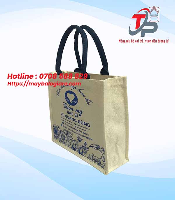 TÚI XÁCH QUÀ TẶNG BÁC SĨ THẨM MỸ VŨ QUANG DŨNG