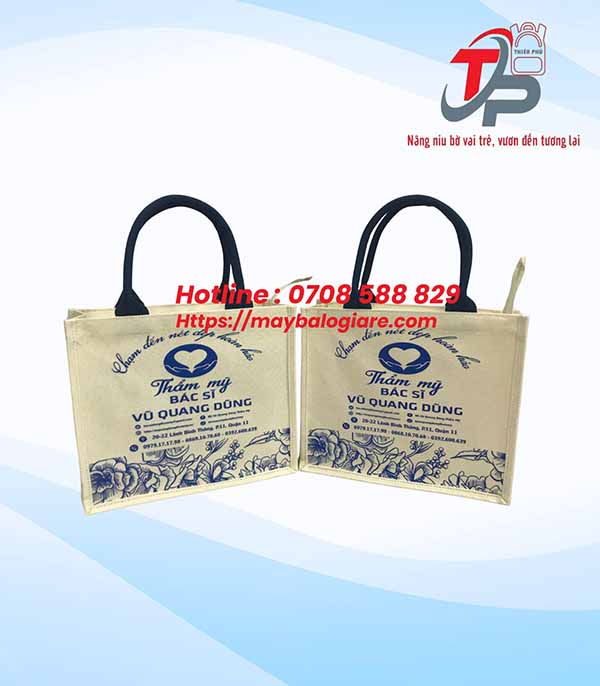 TÚI XÁCH QUÀ TẶNG BÁC SĨ THẨM MỸ VŨ QUANG DŨNG